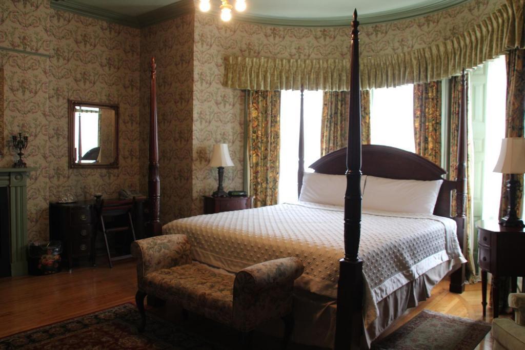 Fairholm Boutique Inns Charlottetown Bilik gambar